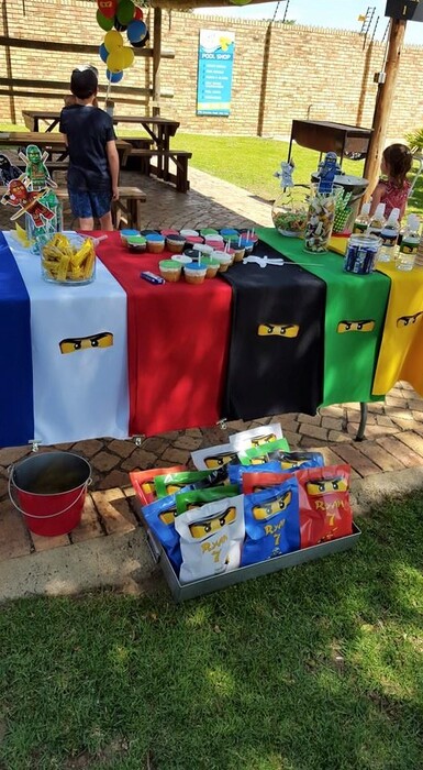 Kiddies Theme Parties offers personalized Lego Ninjago party supplies and decor for sale.