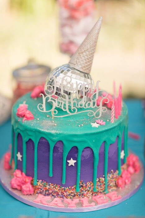 Kiddies Theme Parties offers personalized birthday party supplies and decor for sale.