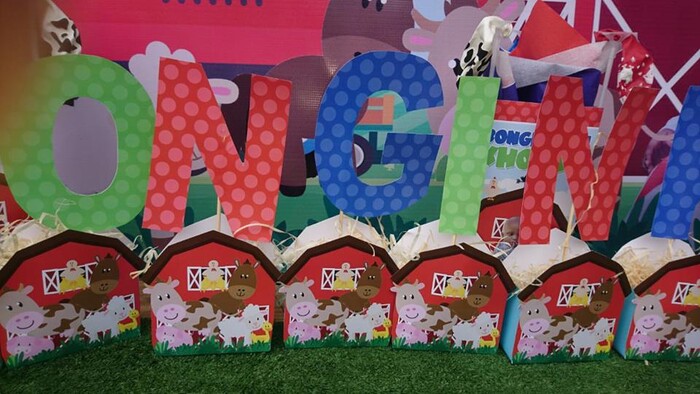 Kiddies Theme Parties offers personalized birthday party supplies and decor for sale.