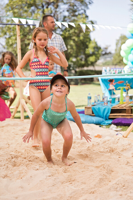 Kiddies Theme Parties offers personalized birthday party supplies and decor for sale.