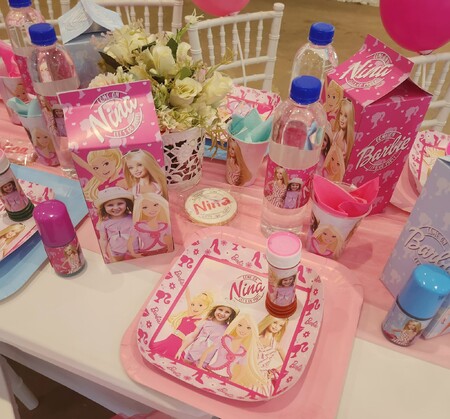 Kiddies Theme Parties offers personalized birthday party supplies and decor for sale.