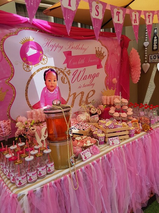 Kiddies Theme Parties offers personalized birthday party supplies and decor for sale.
