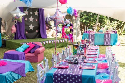 Kiddies Theme Parties offers personalized birthday party supplies and decor for sale.