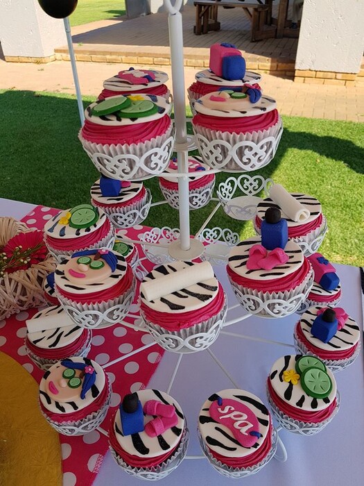 Kiddies Theme Parties offers personalized birthday party supplies and decor for sale.