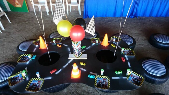 Kiddies Theme Parties offers personalized birthday party supplies and decor for sale.