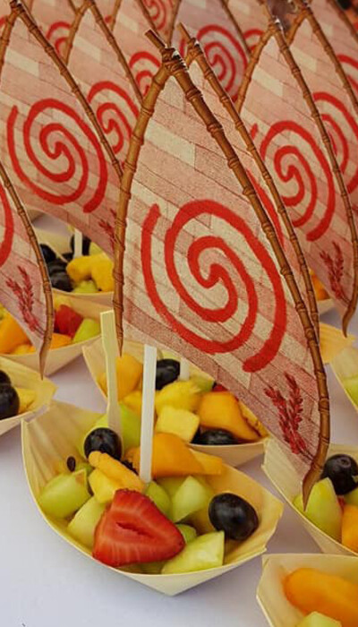 Kiddies Theme Parties offers personalized birthday party supplies and decor for sale.
