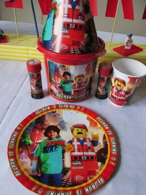 Kiddies Theme Parties offers personalized birthday party supplies and decor for sale.