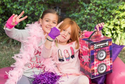 Kiddies Theme Parties offers personalized birthday party supplies and decor for sale.