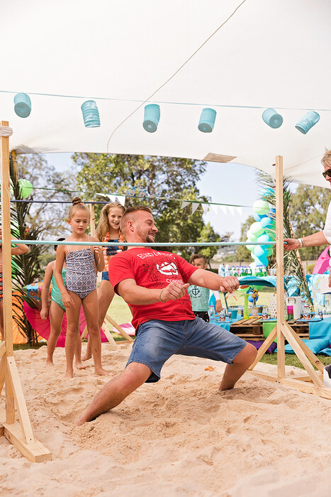 Kiddies Theme Parties offers personalized birthday party supplies and decor for sale.