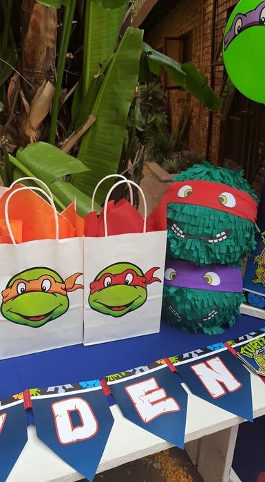 Kiddies Theme Parties offers complete Ninja Turtles party packages so you don't have to worry about a thing