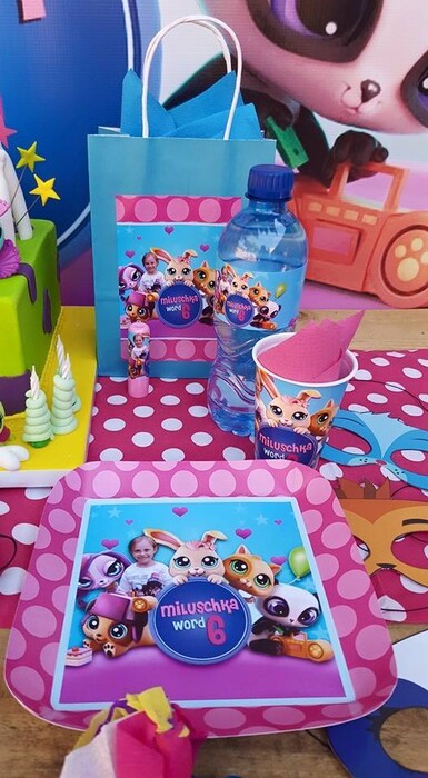 Kiddies Theme Parties not only make personalised The Littlest Pet Shop party supplies, we can also do the entire party setup for you.