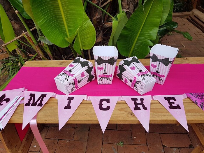 Kiddies Theme Parties offers personalized birthday party supplies and decor for sale.