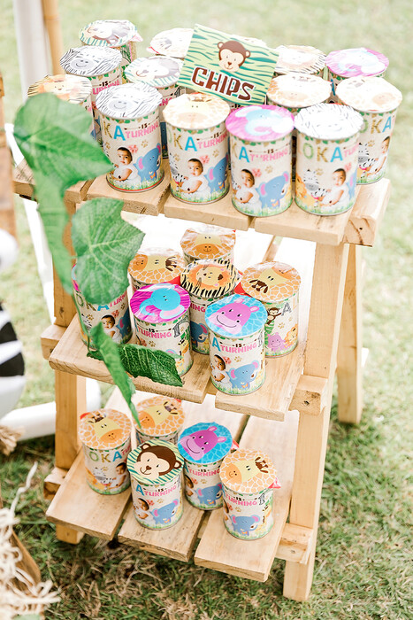 Kiddies Theme Parties offers personalized birthday party supplies and decor for sale.