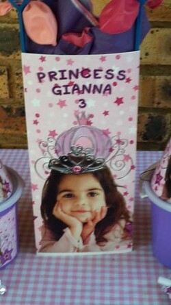 Kiddies Theme Parties offers personalized birthday party supplies and decor for sale.