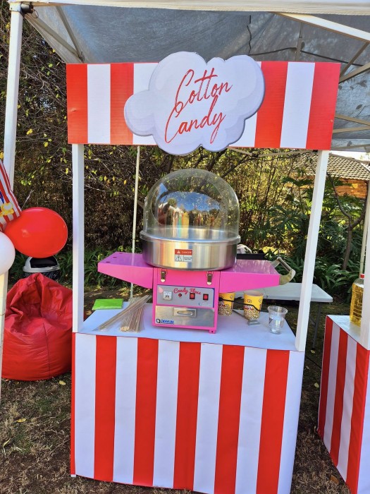 Kiddies Theme Parties offers personalized birthday party supplies and decor for sale.