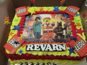 Kiddies Theme Parties offers personalized birthday party supplies and decor for sale.