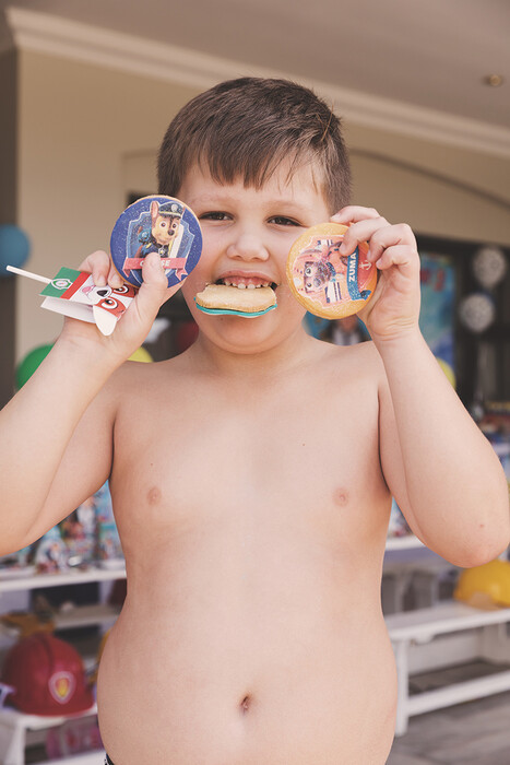 Kiddies Theme Parties offers personalized birthday party supplies and decor for sale.