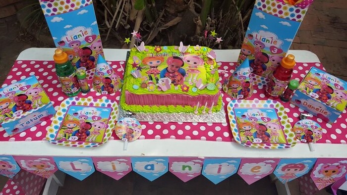 Kiddies Theme Parties not only make personalised baby shower decorations, we can also do the entire party setup for you.