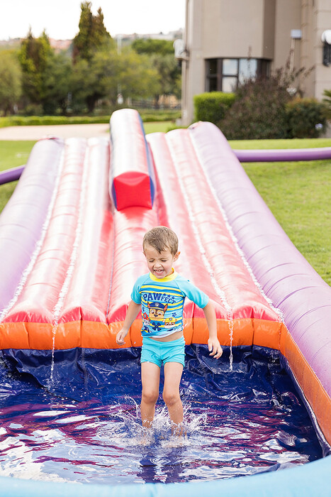 Kiddies Theme Parties offers personalized birthday party supplies and decor for sale.