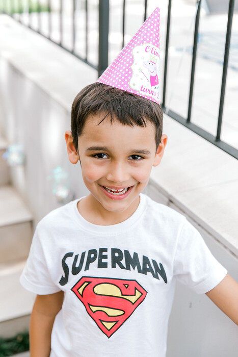 Kiddies Theme Parties offers personalized birthday party supplies and decor for sale.
