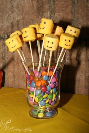 Kiddies Theme Parties offers personalized birthday party supplies and decor for sale.