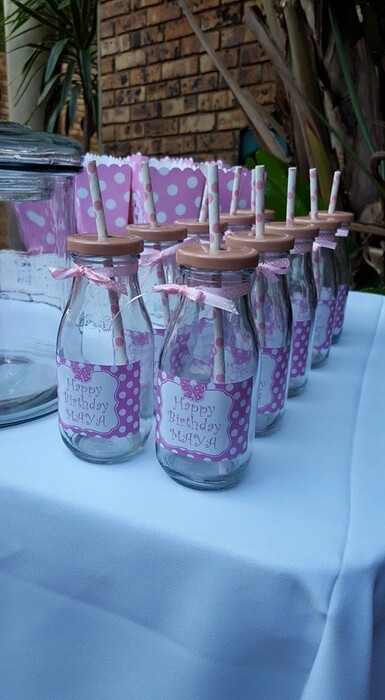 Kiddies Theme Parties offers personalized baby shower supplies and decor for sale.
