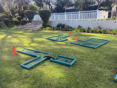 Kiddies Theme Parties offers personalized birthday party supplies and decor for sale.