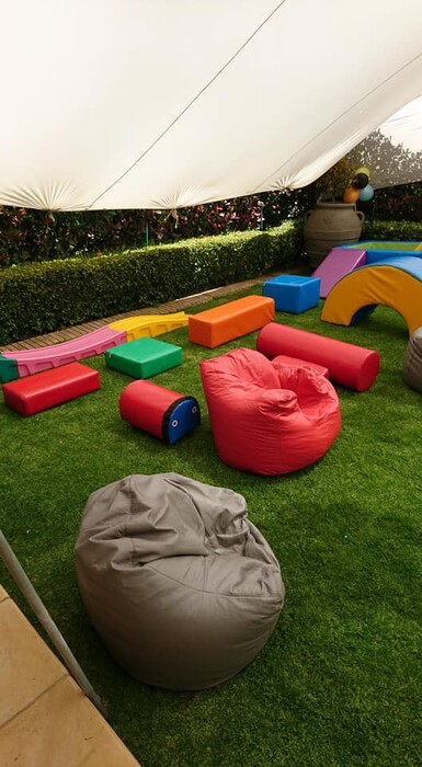 Kiddies Theme Parties offers personalized birthday party supplies and decor for sale.