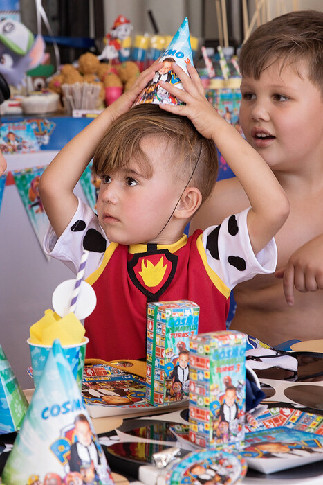 Kiddies Theme Parties offers personalized birthday party supplies and decor for sale.