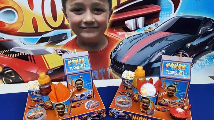 Kiddies Theme Parties offers personalized birthday party supplies and decor for sale.