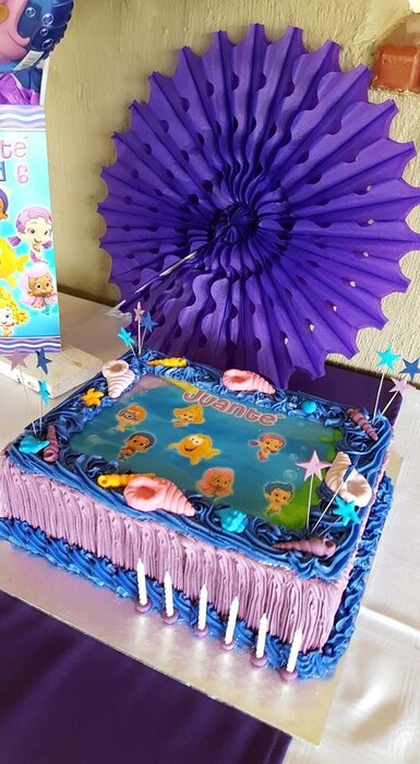Kiddies Theme Parties hire out jumping castles for your baby shower.