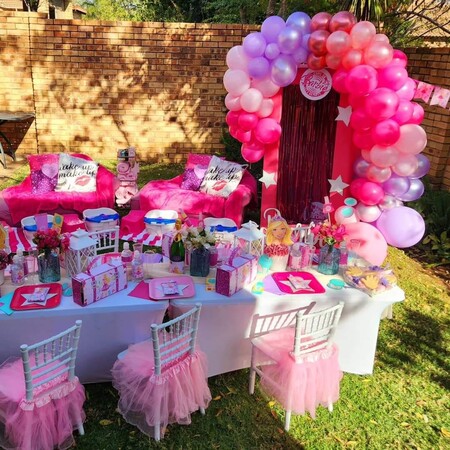 Kiddies Theme Parties offers personalized birthday party supplies and decor for sale.