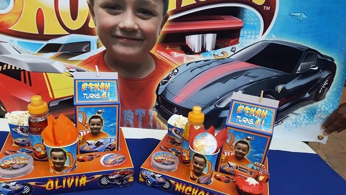 Kiddies Theme Parties offers personalized birthday party supplies and decor for sale.