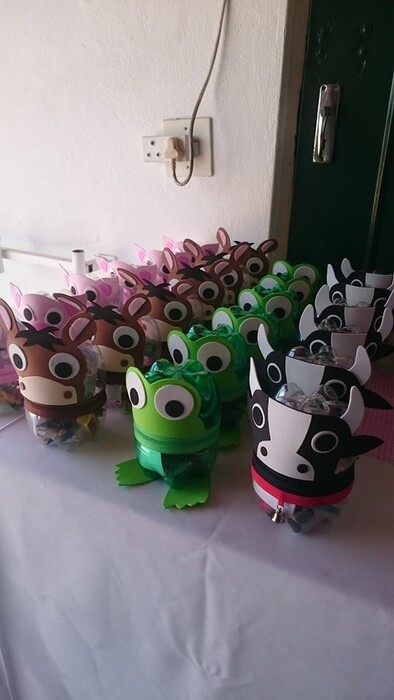 Kiddies Theme Parties offers personalized birthday party supplies and decor for sale.