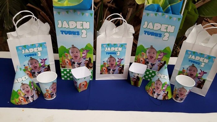 We make 1st birthday party supplies, party supplies for boys and girls as well as babyshower decor.