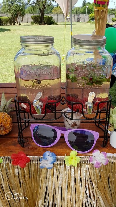 Kiddies Theme Parties offers personalized birthday party supplies and decor for sale.