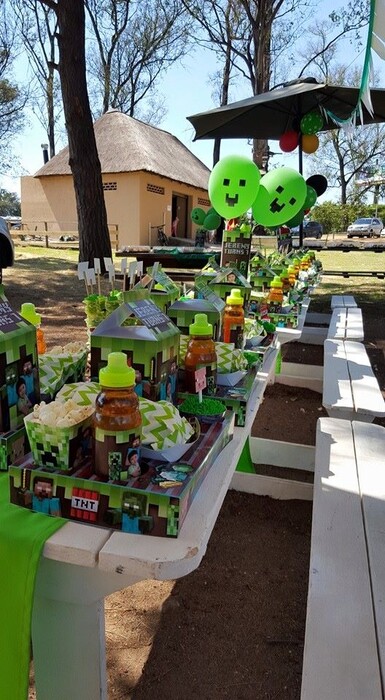 Kiddies Theme Parties offers personalized Minecraft party supplies and decor for sale.