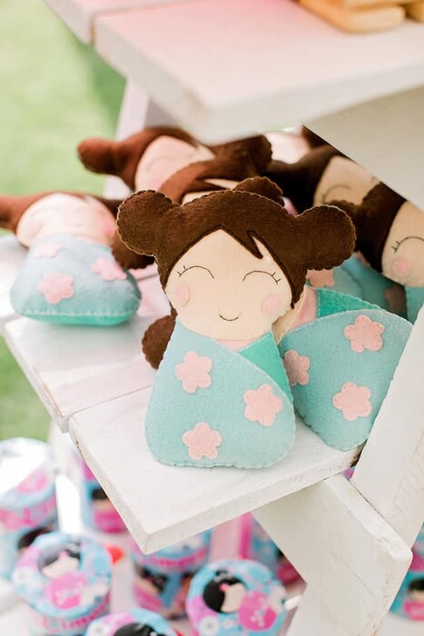 Kiddies Theme Parties offers personalized birthday party supplies and decor for sale.