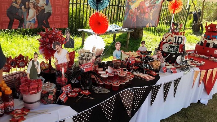 Our custom made party supplies include personalised pvc banners, party packs, movie boxes and more.