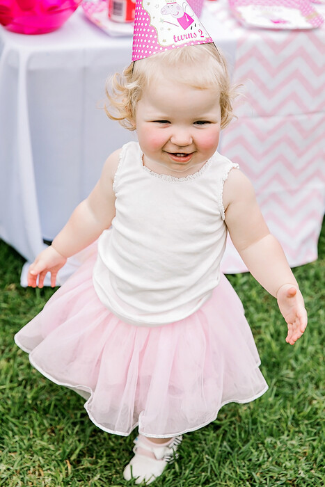 Kiddies Theme Parties offers personalized birthday party supplies and decor for sale.