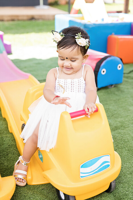 Kiddies Theme Parties offers personalized birthday party supplies and decor for sale.