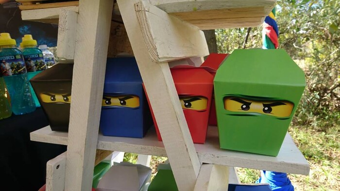 Kiddies Theme Parties offers personalized birthday party supplies and decor for sale.