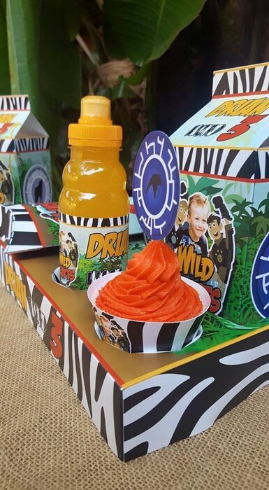 Kiddies Theme Parties offers personalized birthday party supplies and decor for sale.