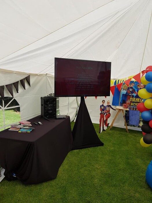 Kiddies Theme Parties offers personalized birthday party supplies and decor for sale.