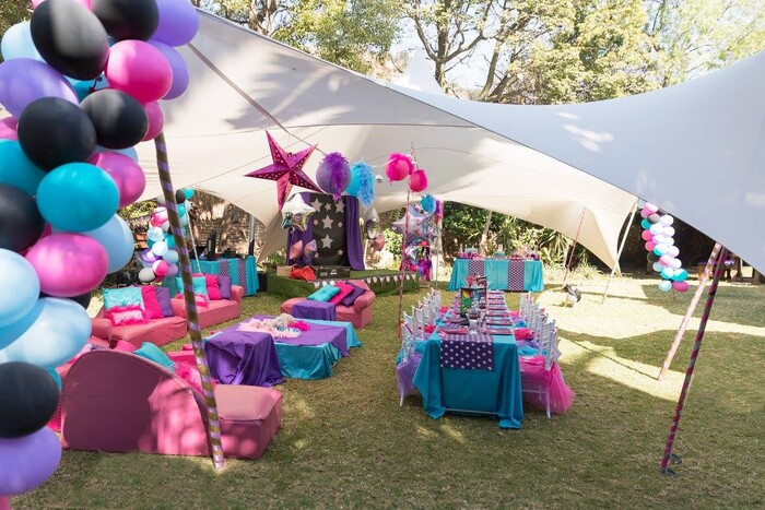 Kiddies Theme Parties offers personalized birthday party supplies and decor for sale.