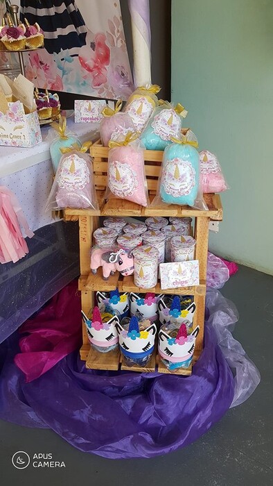 Kiddies Theme Parties offers personalized birthday party supplies and decor for sale.