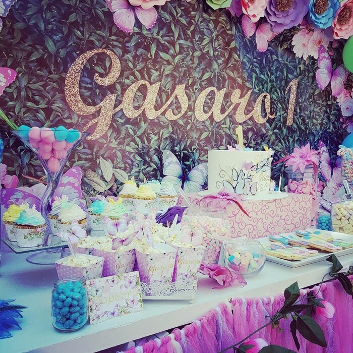 Some of the sweets and snacks for her party. Some of the sweets and snacks for her party.