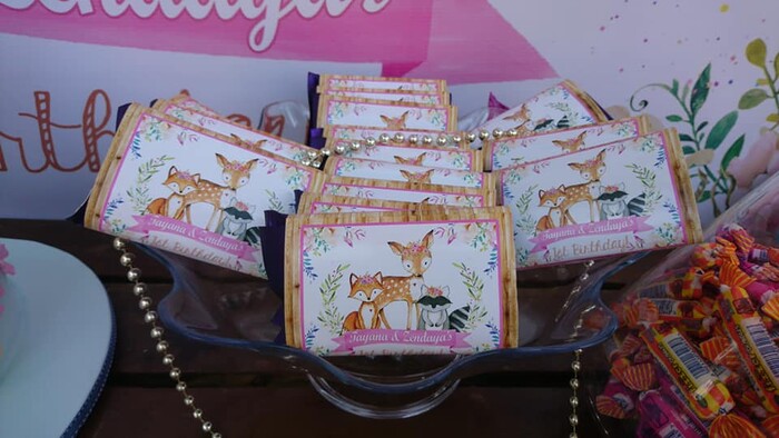 Kiddies Theme Parties offers personalized birthday party supplies and decor for sale.