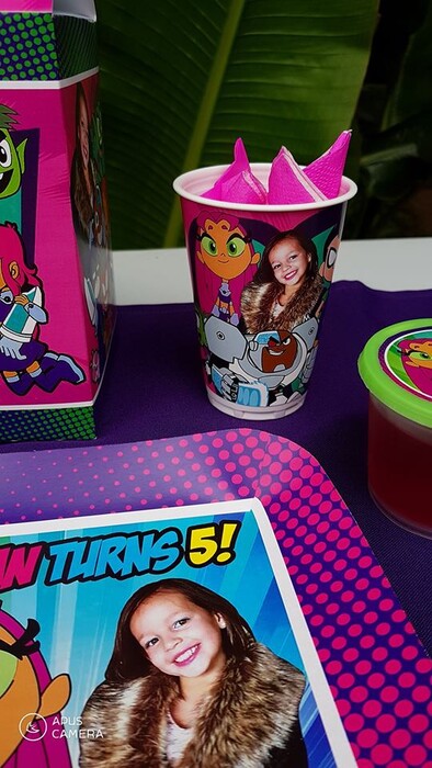 Kiddies Theme Parties offers personalized birthday party supplies and decor for sale.