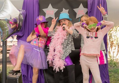 Kiddies Theme Parties offers personalized birthday party supplies and decor for sale.